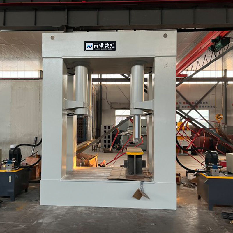 定制油壓機(jī)400噸龍門液壓機(jī)框式壓力機(jī)