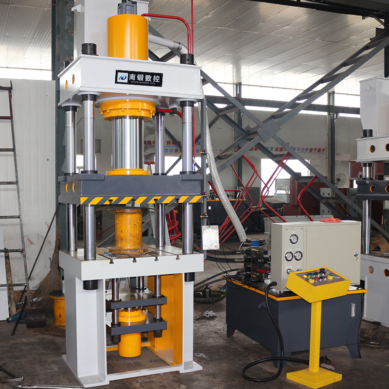 拉伸油壓機中液壓墊的功能是什么？