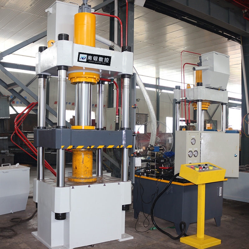 油壓機(jī)特點(diǎn)有哪些？