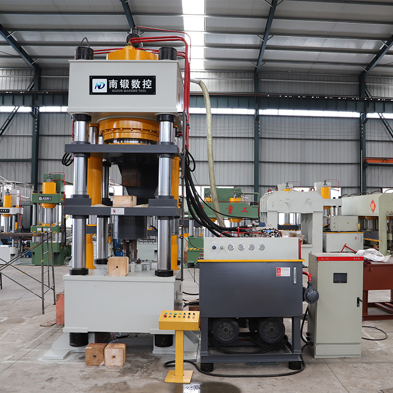 1000噸牛羊舔磚鹽磚機粉末成型油壓機1000t自動上料鹽磚機