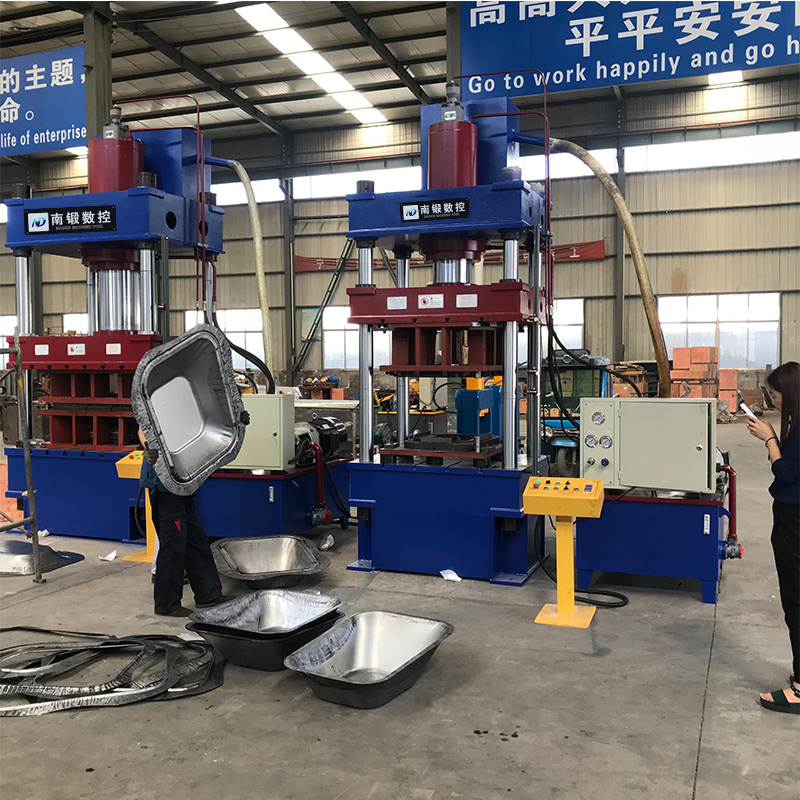 滕州315噸拉伸成型液壓機(jī)灰斗車(chē)?yán)煊蛪簷C(jī)不銹鋼金屬成型壓力機(jī)