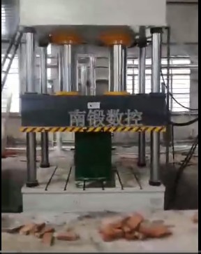 500噸油壓機石英石水槽成型油壓機試機視頻