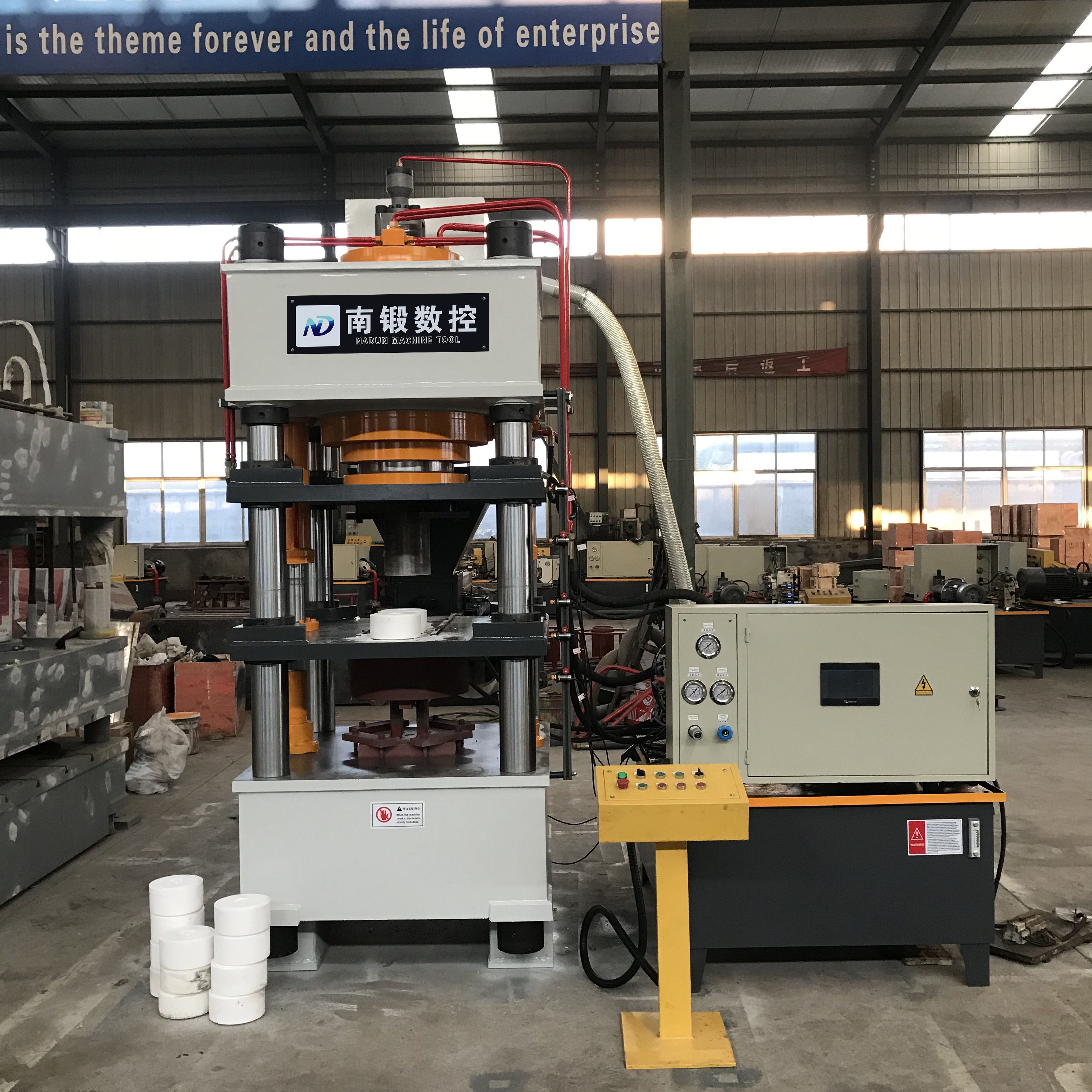 油壓機-牛羊舔油壓機的性能特點