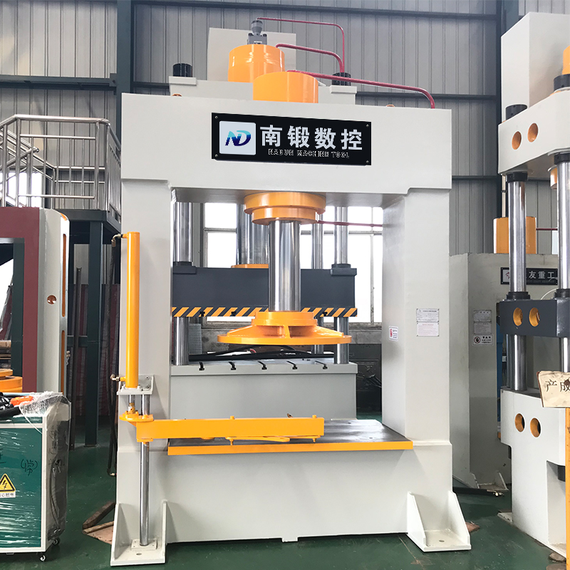 300t工程車輪胎壓裝油壓機(jī)，300噸壓胎機(jī)帶移動(dòng)工作臺(tái)