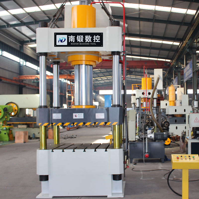 315噸四柱油壓機熱壓養(yǎng)殖場漏糞板成型油壓機