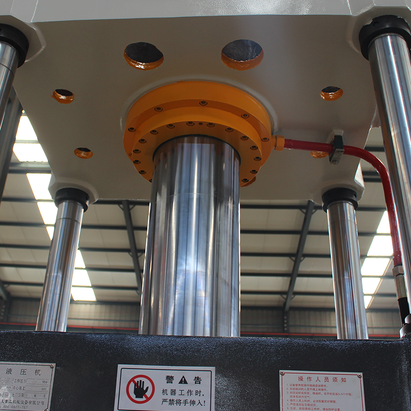 200T四柱油壓機，200噸常規三梁四柱油壓機
