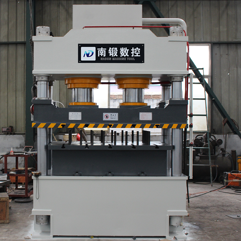 630T雙缸四柱油壓機，630噸汽車鈑金成型油壓機